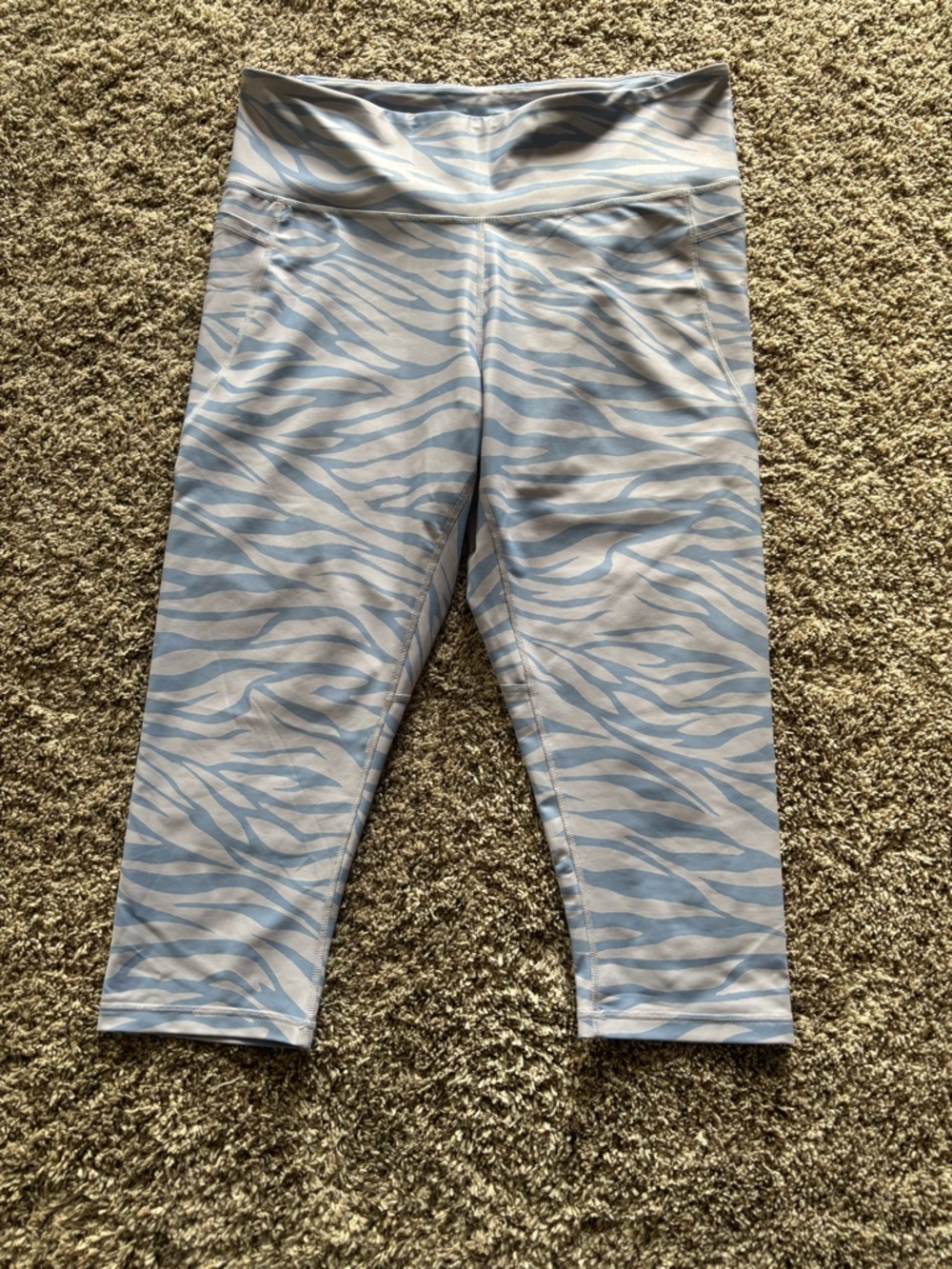 Womens Periwinkle & Lavender Zebra Print Active Capri Leggings